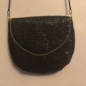 VINTAGE BLACK METAL MESH LEATHER INTERIOR CROSSBODY HANDBAG